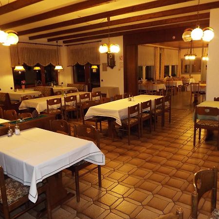 Hotel Garni Zum Reinhardswald Gewissenruh ภายนอก รูปภาพ